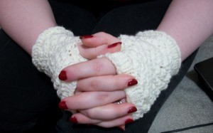 Clove in Cream Mitts