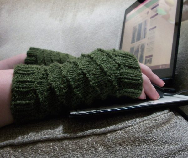 Green Grating Mitts